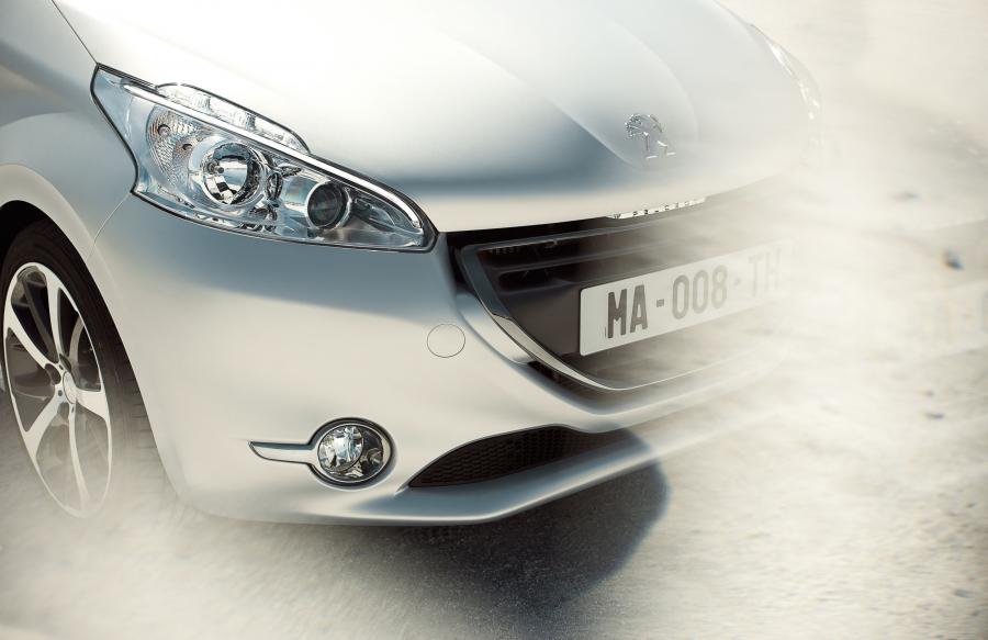  Peugeot 208 Ice Velvet 2012 года  (фото 6 из 33)
